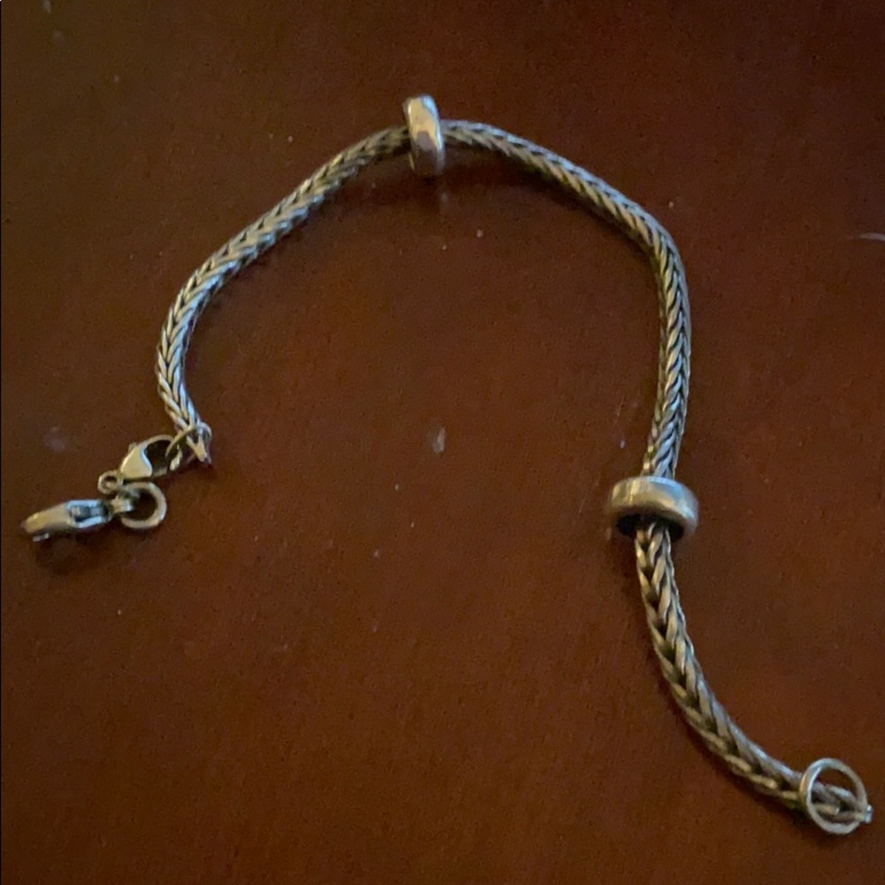 Pandora bracket